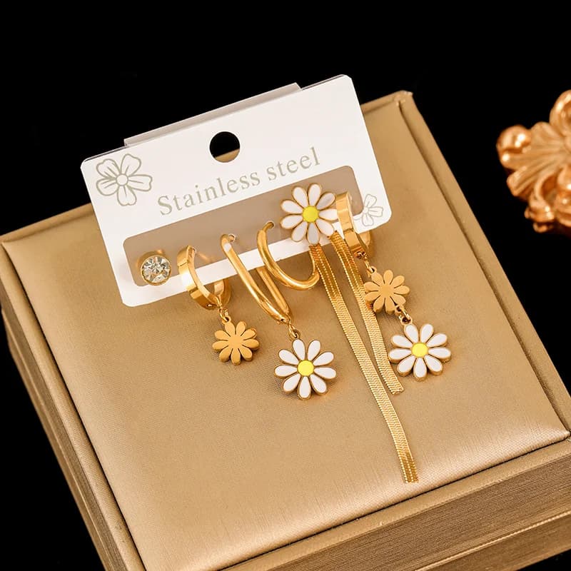 Set naušnica s motivom tratinčice, pozlaćeno 18K zlatom